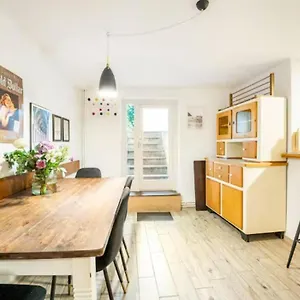https://stilvolle-3-zkbwc-souterrainwhg-in-bestlage.hamburg-hotels-de.com